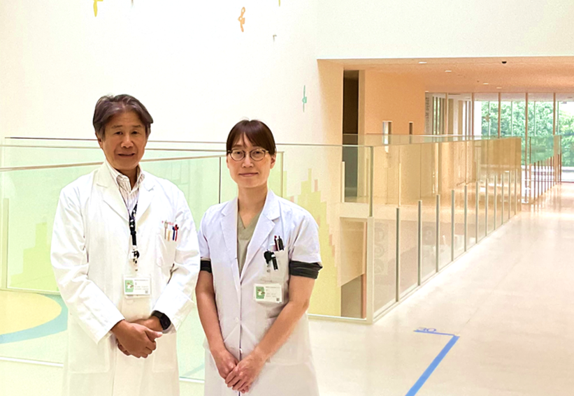 左:検査科部長 松岡健太郎、右:検査科医員 芝田 明和